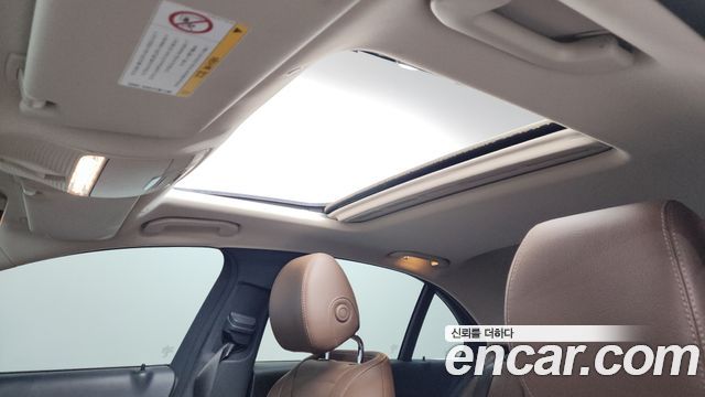 Mercedes-Benz E-Class E300 4MATIC Avnatgarde