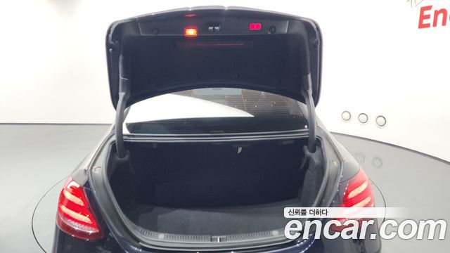 Mercedes-Benz E-Class E300 4MATIC Avnatgarde