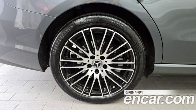 Mercedes-Benz C-Class C200 4MATIC Avantgarde