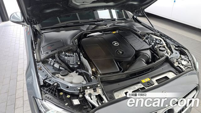Mercedes-Benz C-Class C200 4MATIC Avantgarde