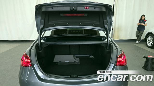 Mercedes-Benz C-Class C200 4MATIC Avantgarde