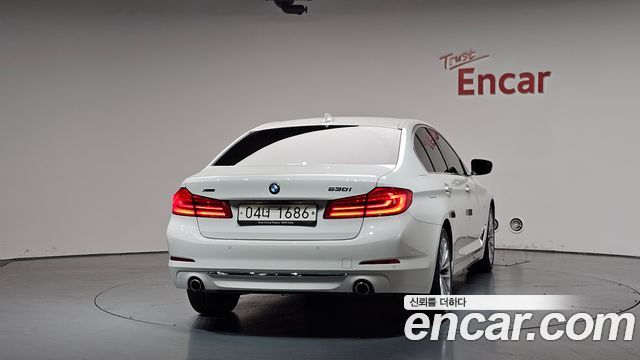 BMW 5-Series 530i xDrive Luxury Plus