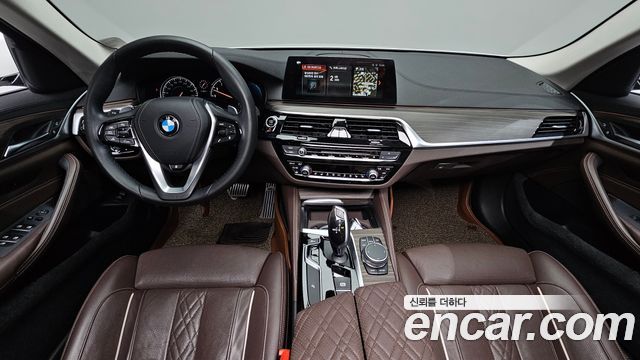 BMW 5-Series 530i xDrive Luxury Plus