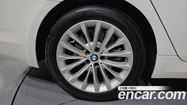 BMW 5-Series 530i xDrive Luxury Plus