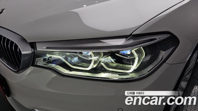 BMW 5-Series 530i xDrive Luxury Plus