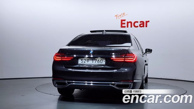 BMW 7-Series 750Li xDrive