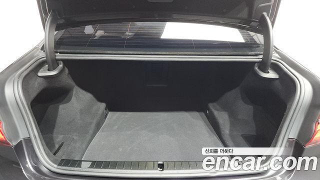 BMW 7-Series 750Li xDrive