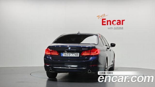 BMW 5-Series 520i Luxury