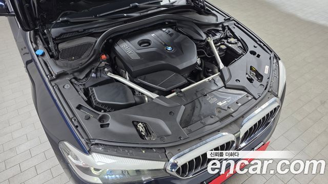 BMW 5-Series 520i Luxury