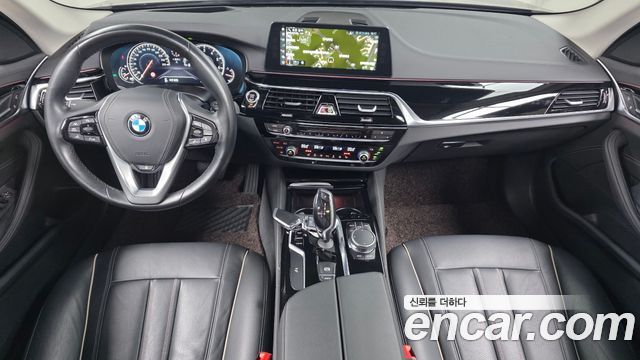 BMW 5-Series 520i Luxury