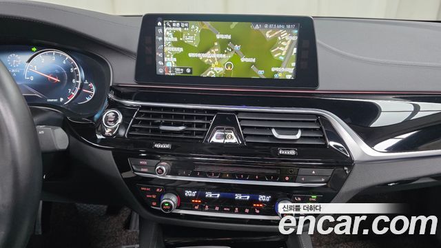 BMW 5-Series 520i Luxury