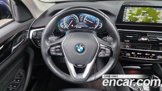 BMW 5-Series 520i Luxury