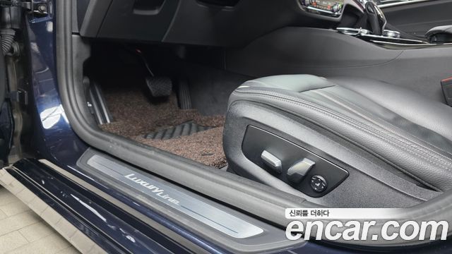 BMW 5-Series 520i Luxury