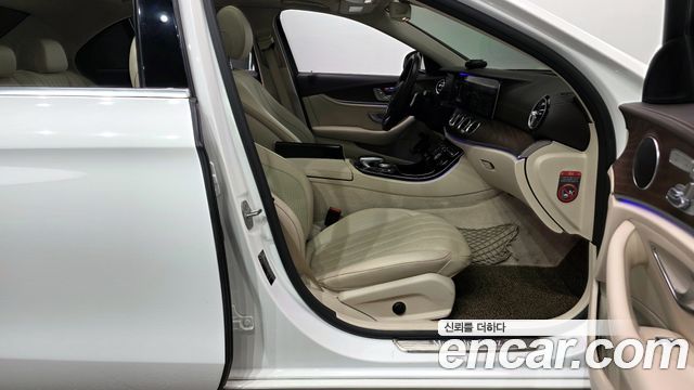 Mercedes-Benz E-Class E300 Exclusive