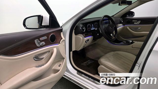 Mercedes-Benz E-Class E300 Exclusive