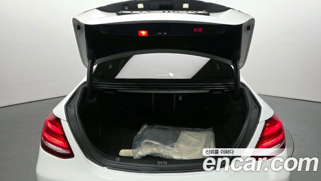 Mercedes-Benz E-Class E300 Exclusive