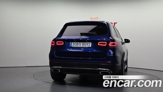 Mercedes-Benz GLC-Class GLC300e 4MATIC