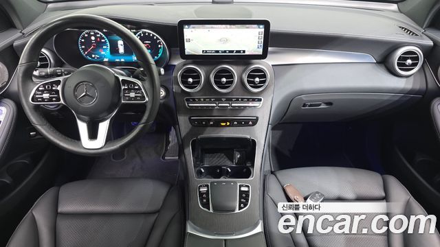 Mercedes-Benz GLC-Class GLC300e 4MATIC