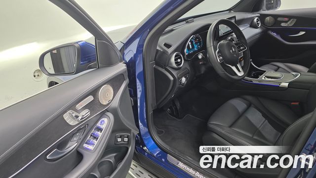 Mercedes-Benz GLC-Class GLC300e 4MATIC