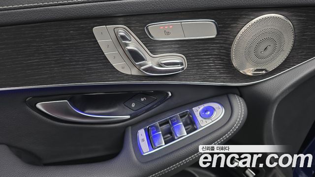 Mercedes-Benz GLC-Class GLC300e 4MATIC