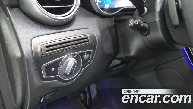 Mercedes-Benz GLC-Class GLC300e 4MATIC