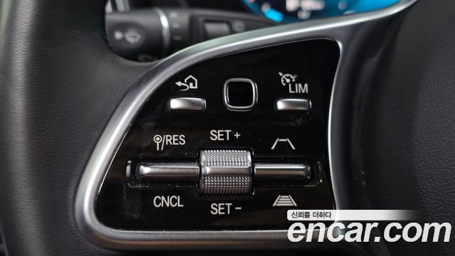 Mercedes-Benz GLC-Class GLC300e 4MATIC