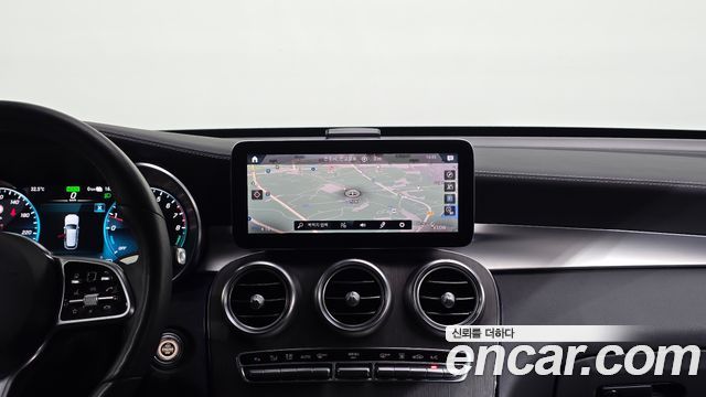 Mercedes-Benz GLC-Class GLC300e 4MATIC