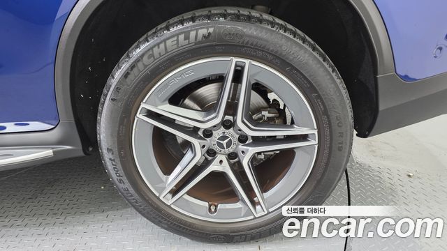 Mercedes-Benz GLC-Class GLC300e 4MATIC
