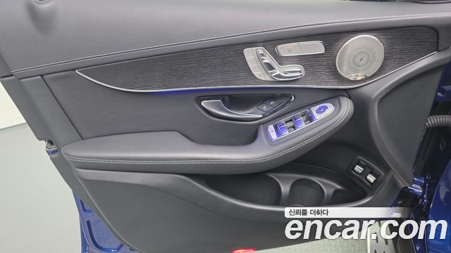 Mercedes-Benz GLC-Class GLC300e 4MATIC