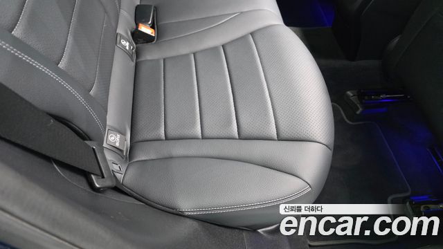 Mercedes-Benz GLC-Class GLC300e 4MATIC