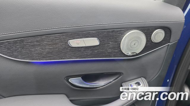 Mercedes-Benz GLC-Class GLC300e 4MATIC