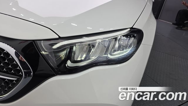 Mercedes-Benz E-Class E200 AMG Line
