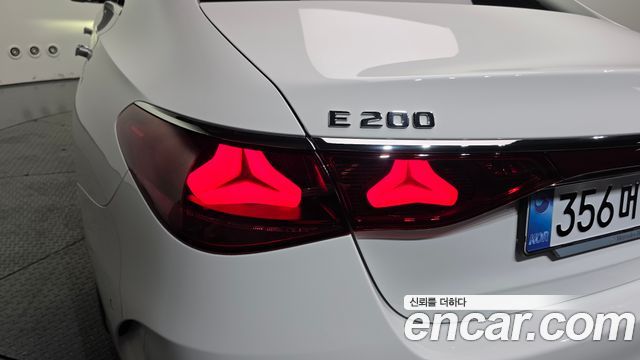 Mercedes-Benz E-Class E200 AMG Line