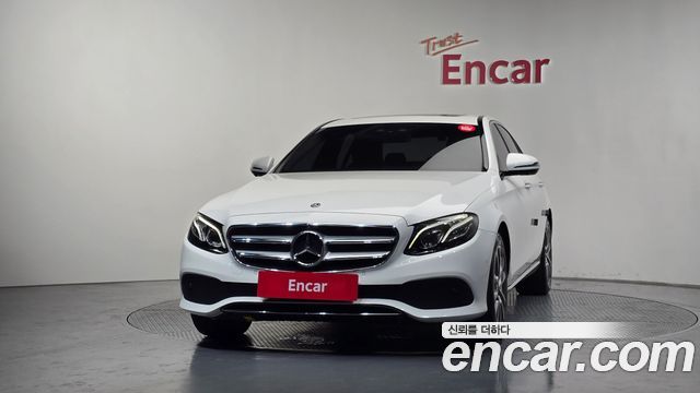 Mercedes-Benz E-Class E300 4MATIC Avnatgarde