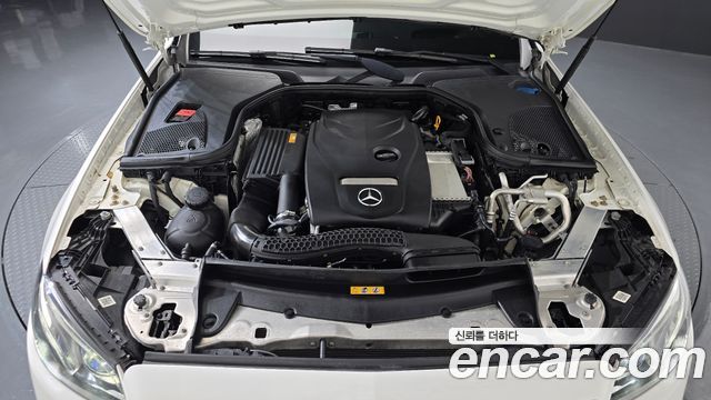 Mercedes-Benz E-Class E300 4MATIC Avnatgarde