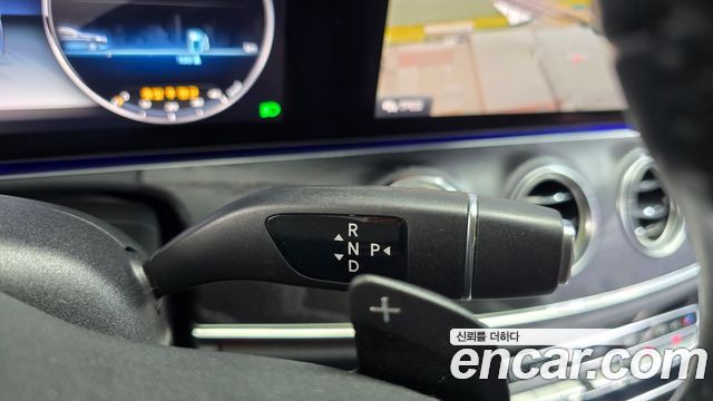 Mercedes-Benz E-Class E300 4MATIC Avnatgarde