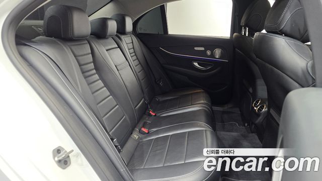 Mercedes-Benz E-Class E300 4MATIC Avnatgarde