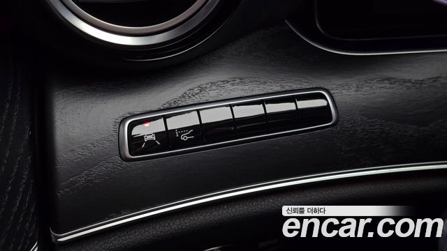 Mercedes-Benz E-Class E300 4MATIC Avnatgarde