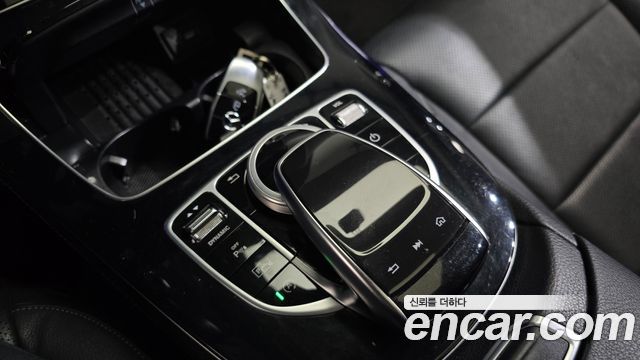 Mercedes-Benz E-Class E300 4MATIC Avnatgarde