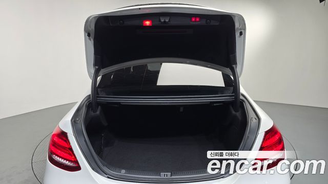 Mercedes-Benz E-Class E300 4MATIC Avnatgarde