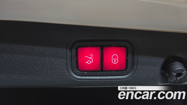 Mercedes-Benz E-Class E300 4MATIC Avnatgarde