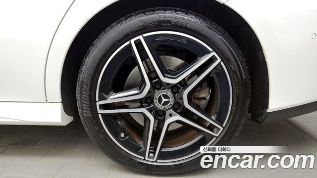 Mercedes-Benz CLA-Class CLA250 4MATIC