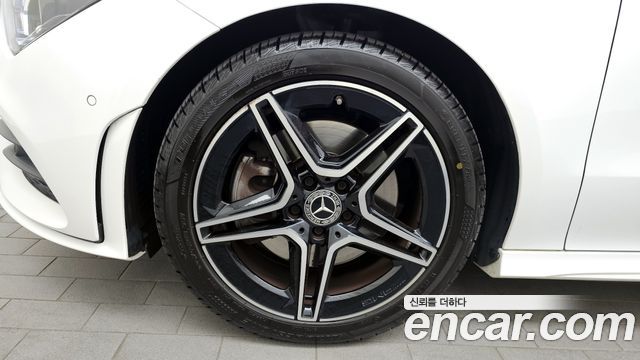 Mercedes-Benz CLA-Class CLA250 4MATIC