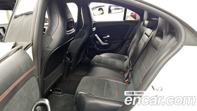 Mercedes-Benz CLA-Class CLA250 4MATIC