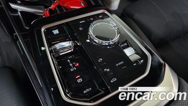 BMW 7-Series 740i xDrive M Sport
