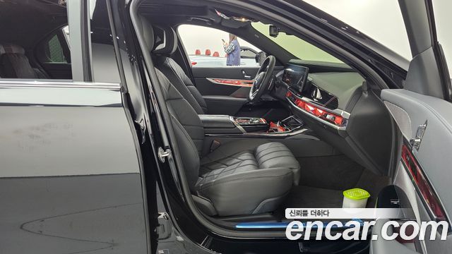 BMW 7-Series 740i xDrive M Sport