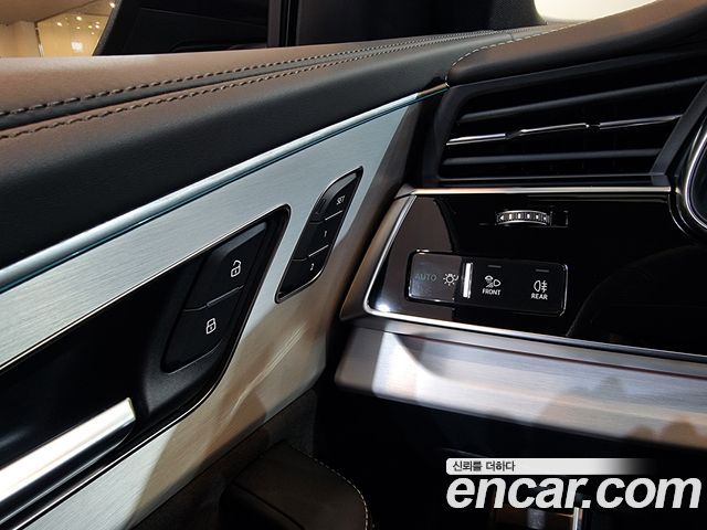 Audi Q8 55 TFSI Quattro Premium