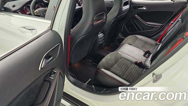 Mercedes-Benz GLA-Class GLA45 AMG 4MATIC
