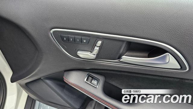 Mercedes-Benz GLA-Class GLA45 AMG 4MATIC