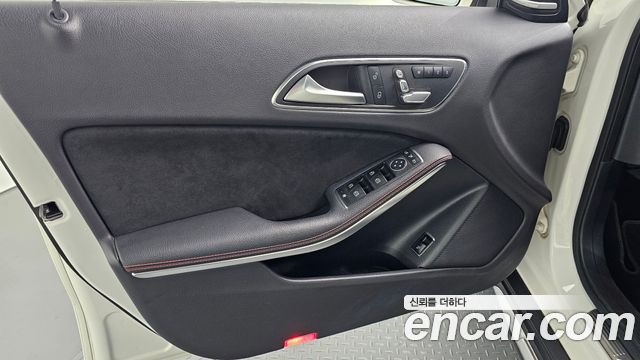 Mercedes-Benz GLA-Class GLA45 AMG 4MATIC
